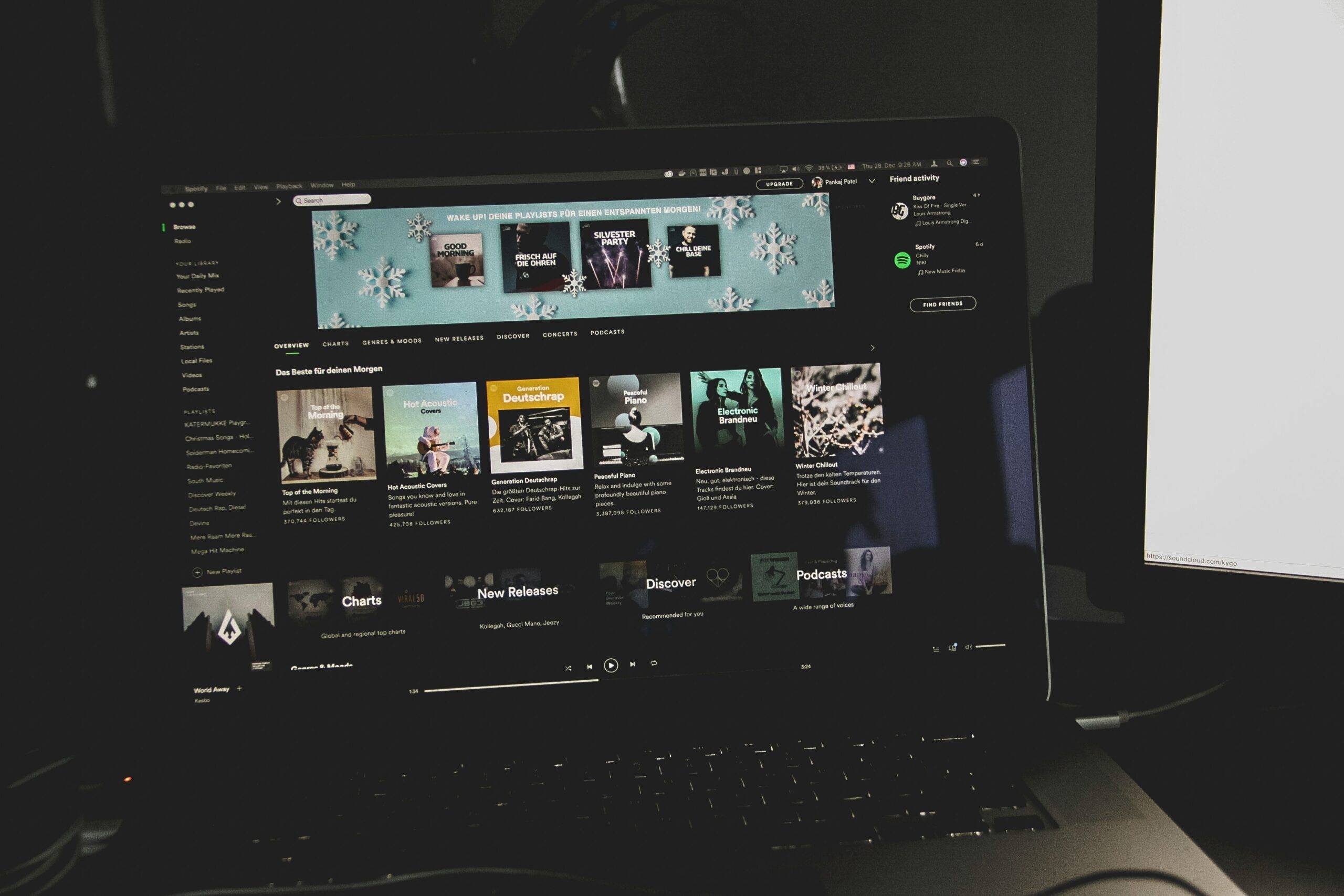 Infographic listing tips to enhance streaming experience